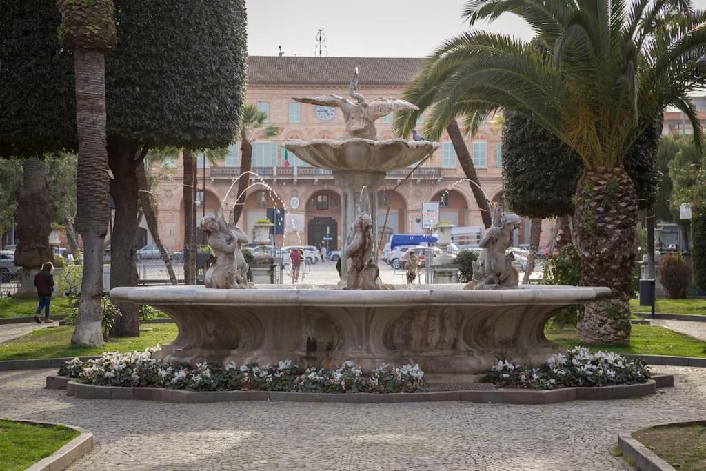 Retroscena Appartamento Mare In Centro Civitanova Marche Exteriér fotografie